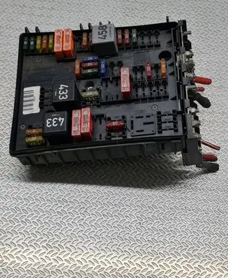 Audi A3 S3 8P Fuse module 01394932 013949631