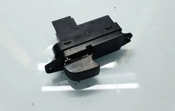 Mazda 6 Electric window control switch GP9A66370