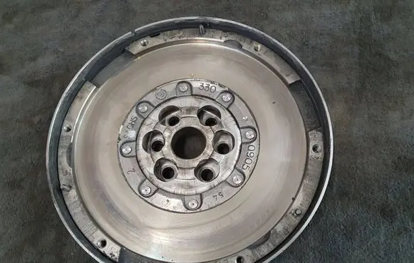 Opel Insignia A Dual mass flywheel 22940010 05T24