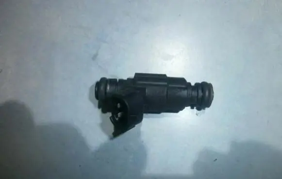 Hyundai Accent Fuel injector 9260930006 3531022600