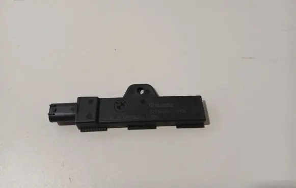 BMW 5 G30 G31 G38 Keyless system antenna 6832066