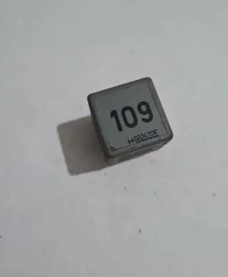 Volkswagen Transporter - Caravelle T5 Other relay 1J0906381A V23134B52X396