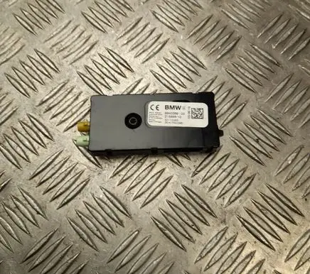 BMW X4 G02 Aerial antenna amplifier 6840269