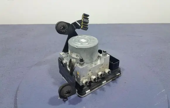 Volvo XC90 ABS Pump 31445475