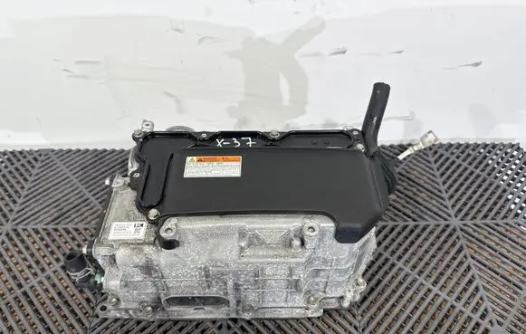 Toyota Prius (XW30) Voltage converter inverter G920047210