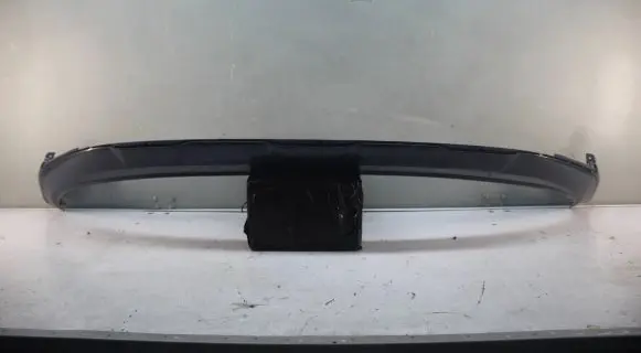 Front bumper lip