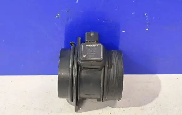 Volvo V50 Mass air flow meter 8670093