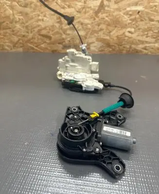 Porsche Cayenne (9Y0 9Y3) Front door lock 9Y2837016