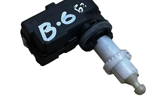 Volkswagen PASSAT B6 Headlight level adjustment motor 1Q0941295