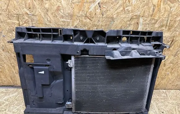 Peugeot 208 I Radiator set 9677952180