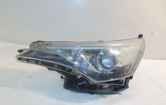 Toyota Avensis T270 Headlight/headlamp 8117005390
