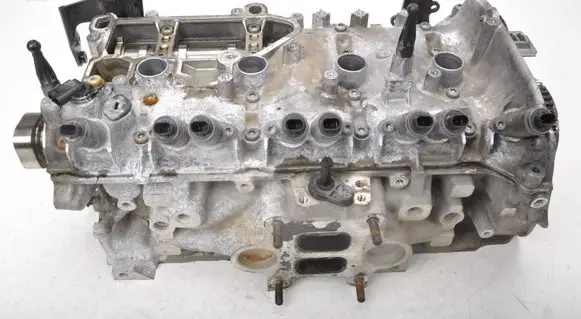 Volkswagen PASSAT B8 Engine head 06E103697Q