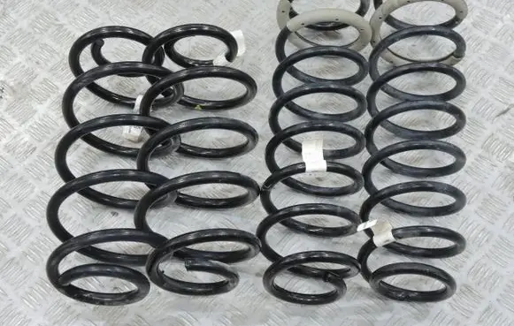 Jeep Wrangler Rear coil spring 68253588AA