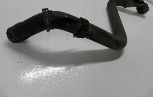 Volkswagen Golf IV Engine coolant pipe/hose 