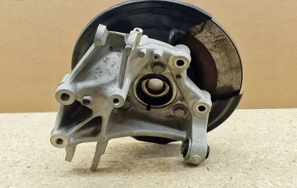 Volvo XC40 Stub axle 