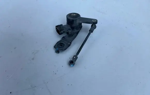 Chevrolet Camaro Rear air suspension level height sensor 23405177 815034590