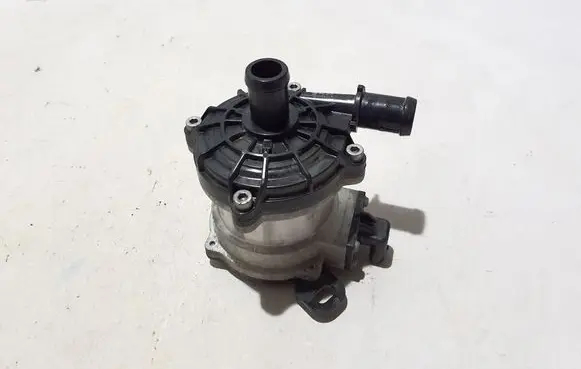 Nissan X-Trail T33 Electric auxiliary coolant/water pump 215806UM0A