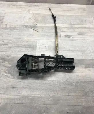 Rear door exterior handle/bracket
