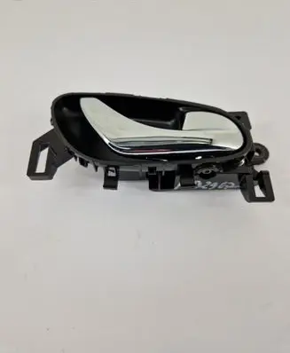 Nissan X-Trail T32 Front door interior handle 
