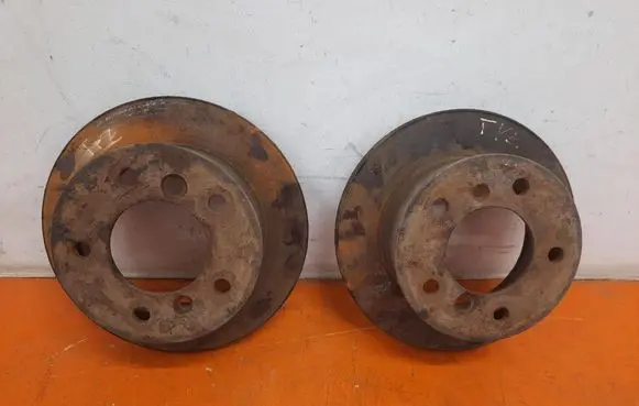 Volkswagen PASSAT B5.5 Rear brake disc