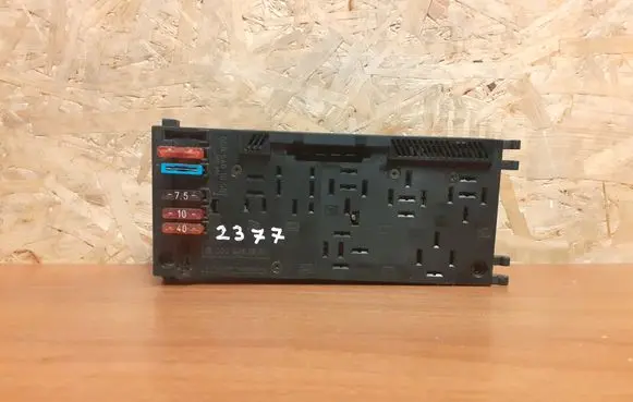 Mercedes-Benz E W210 Fuse box set 2377 0025451901