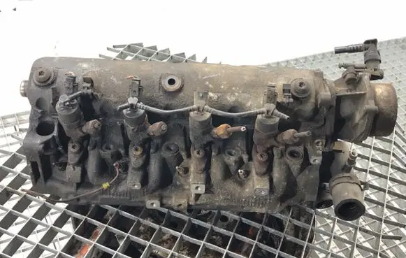 Renault Trafic II (X83) Engine head 8200060882