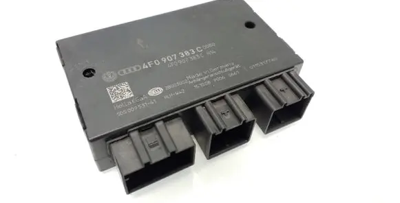 Audi A6 S6 C6 4F Tow bar trailer control unit/module 4F0907383C 5DS00953141