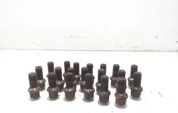 Volkswagen PASSAT B7 Nuts/bolts