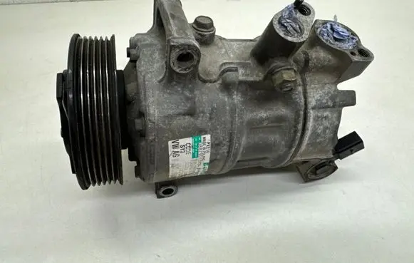 Volkswagen PASSAT B7 Air conditioning (A/C) compressor (pump) 5N0820803C