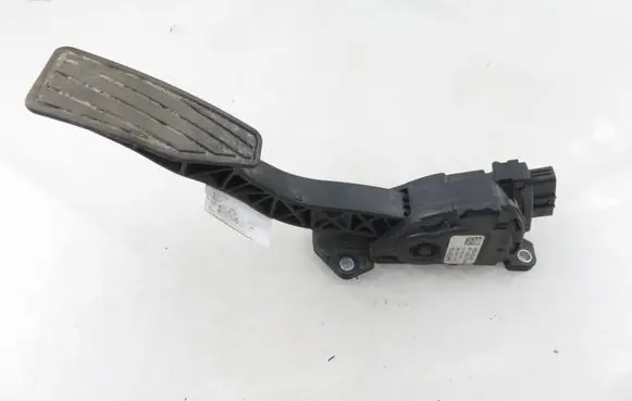 Suzuki Grand Vitara II Accelerator throttle pedal 6PV00907400 I590065J00