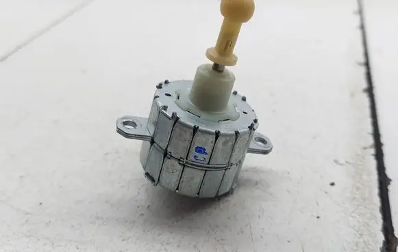 BMW X1 F48 F49 Headlight level adjustment motor 70460499 89393200