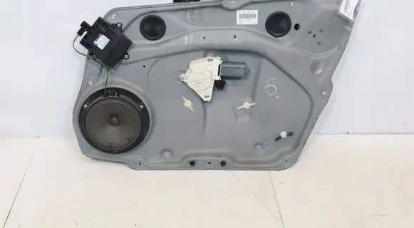 Mercedes-Benz B W245 Front window lifting mechanism without motor A1697203079