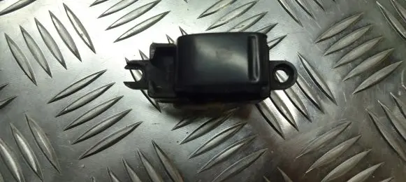 Nissan Almera Tino Quarter vent window switch 