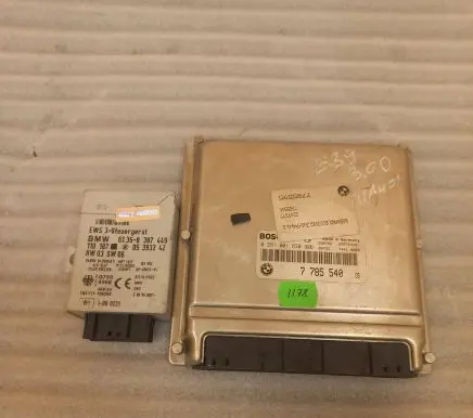 BMW 5 E39 Engine control unit/module 7785540 0281001830