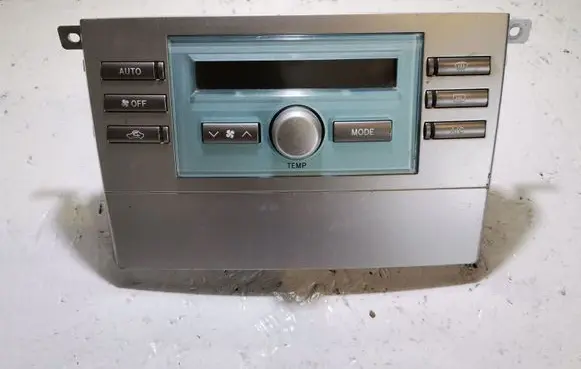 Toyota Corolla Verso AR10 Climate control unit 559000F030