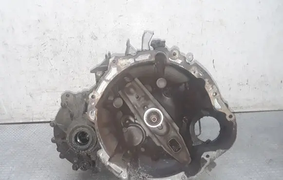 Manual 5 speed gearbox