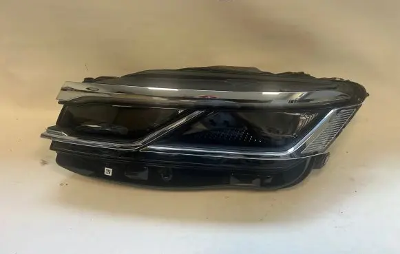Volkswagen Touareg III Headlight/headlamp