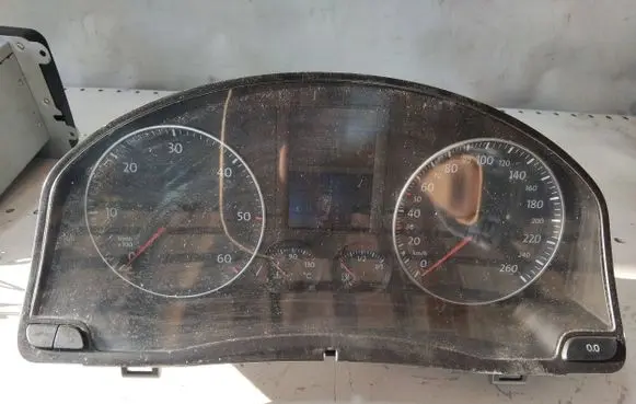 Volkswagen Golf V Speedometer (instrument cluster) 1K0920861B V0020000 VWZ7Z0D1017955