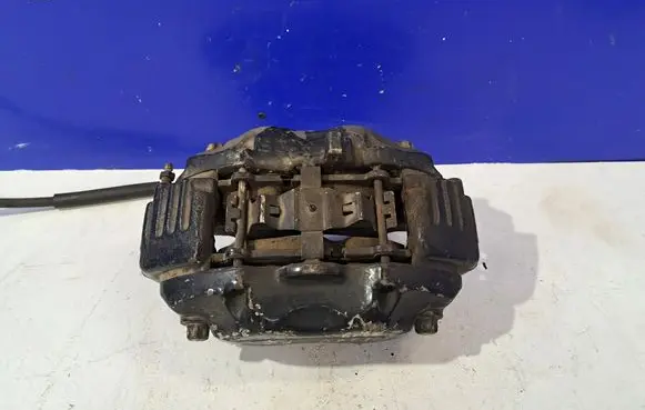 Mercedes-Benz CLS C219 Front brake caliper 