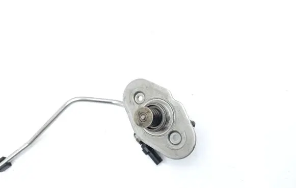BMW 3 F30 F35 F31 Fuel injection high pressure pump 7642466 0679129