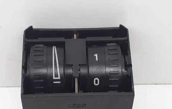 Volkswagen Touran II Headlight level height control switch 1T0941333C