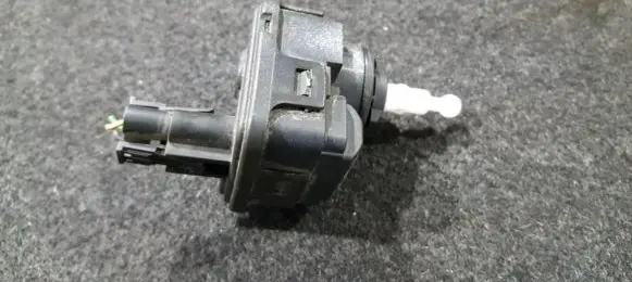 Volvo S40, V40 Headlight level adjustment motor 00728232 007282-32