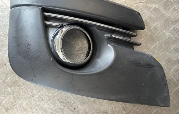 Peugeot 3008 I Front fog light trim/grill 96850980