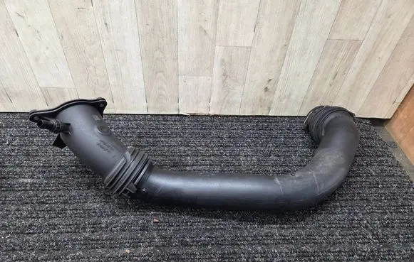 BMW 5 G30 G31 G38 Intercooler hose/pipe 8601683 13718601683 23557610