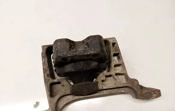 Ford Focus Engine mount bracket 3M516F012 3M516F012BH