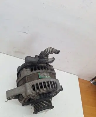 Toyota Corolla Verso AR10 Generator/alternator 2706027100