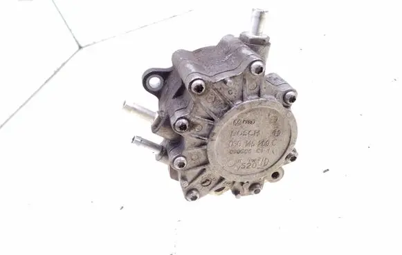 Audi A4 S4 B7 8E 8H Fuel injection high pressure pump 03G145209C