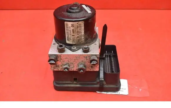 Ford Fiesta ABS Pump 8V512C405AD
