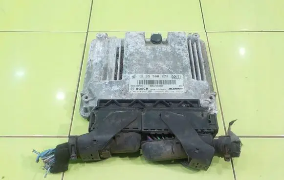 Opel Corsa D Engine control unit/module 55588272 WP185
