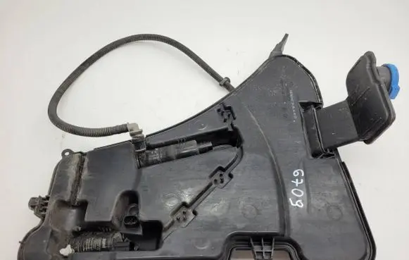 BMW 7 G11 G12 Windshield washer fluid reservoir/tank 7357290AUTOFROST